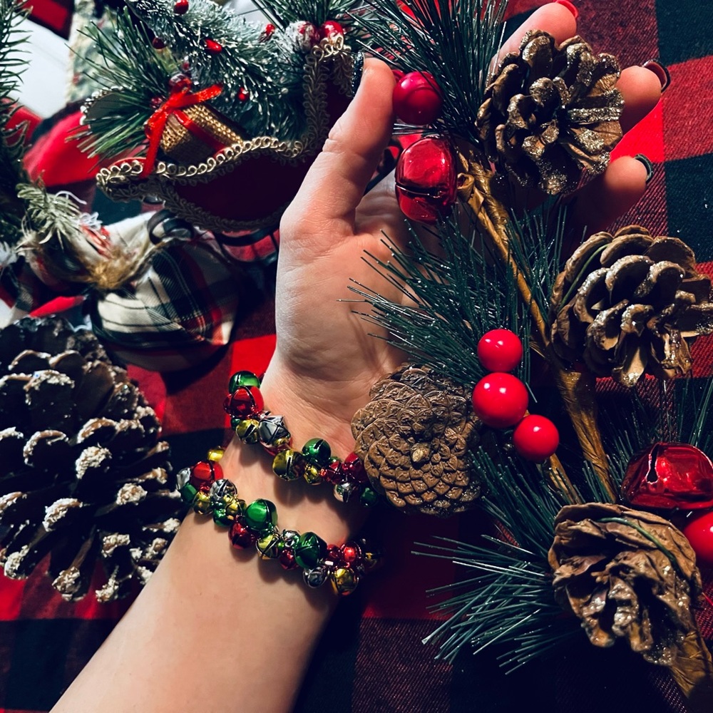 Jingle bell stretch bracelets